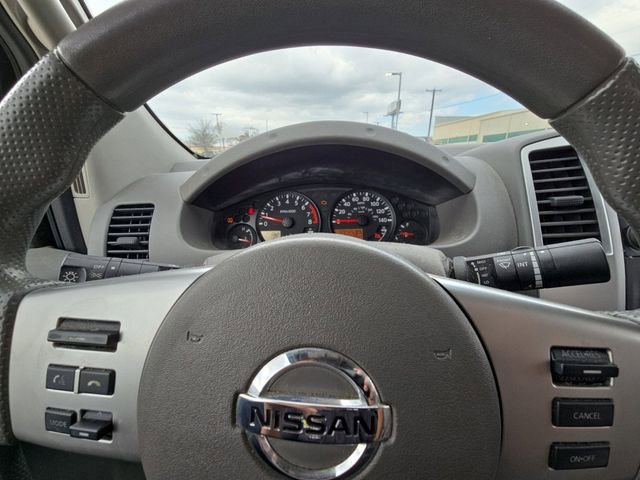 Used 2014 Nissan Frontier SV image 25