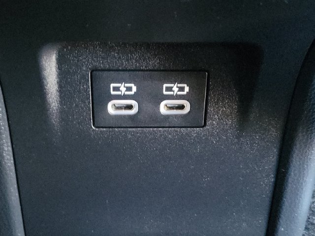 Used 2025 Toyota Prius FWD image 24