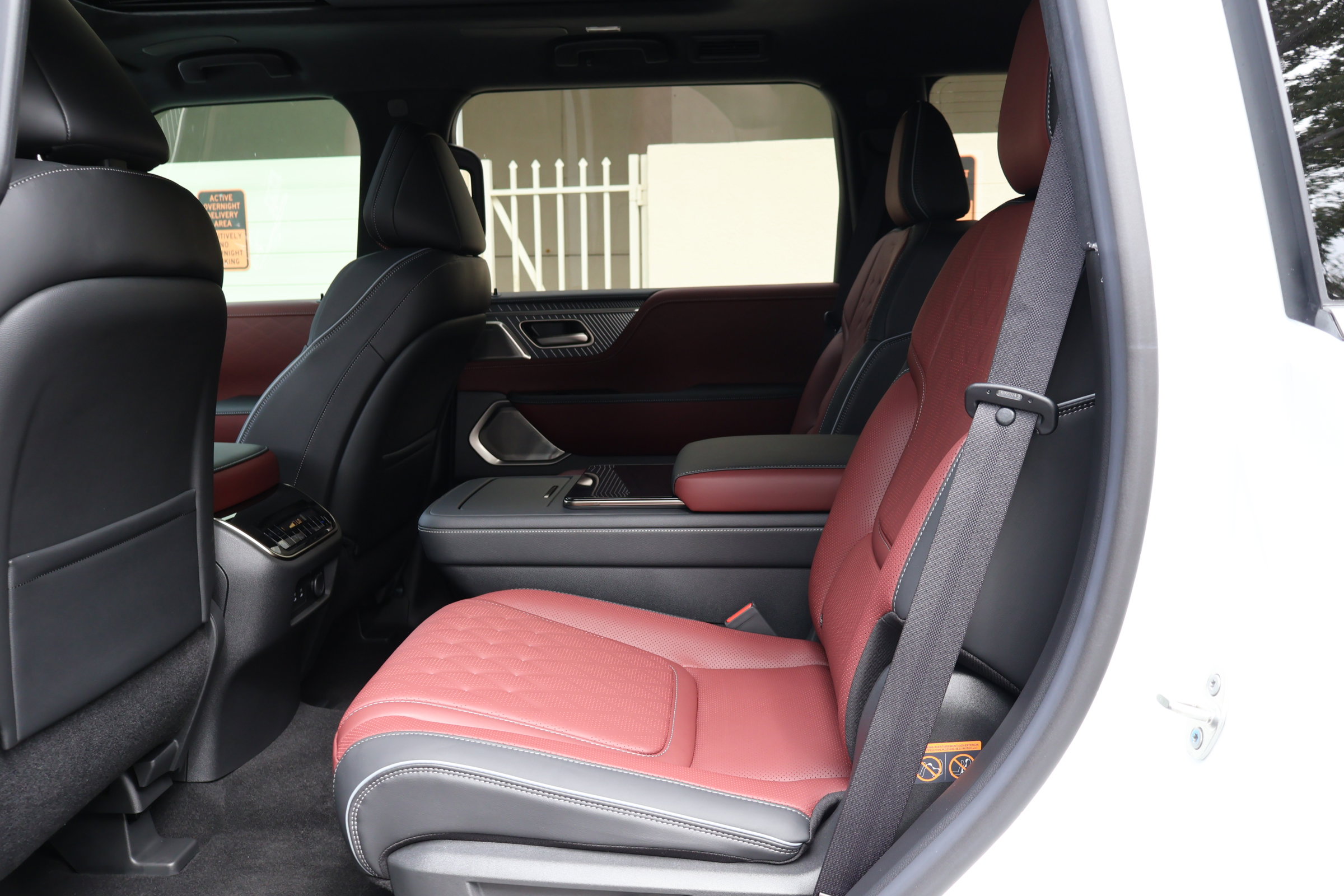 New 2026 INFINITI QX80 Autograph image 16