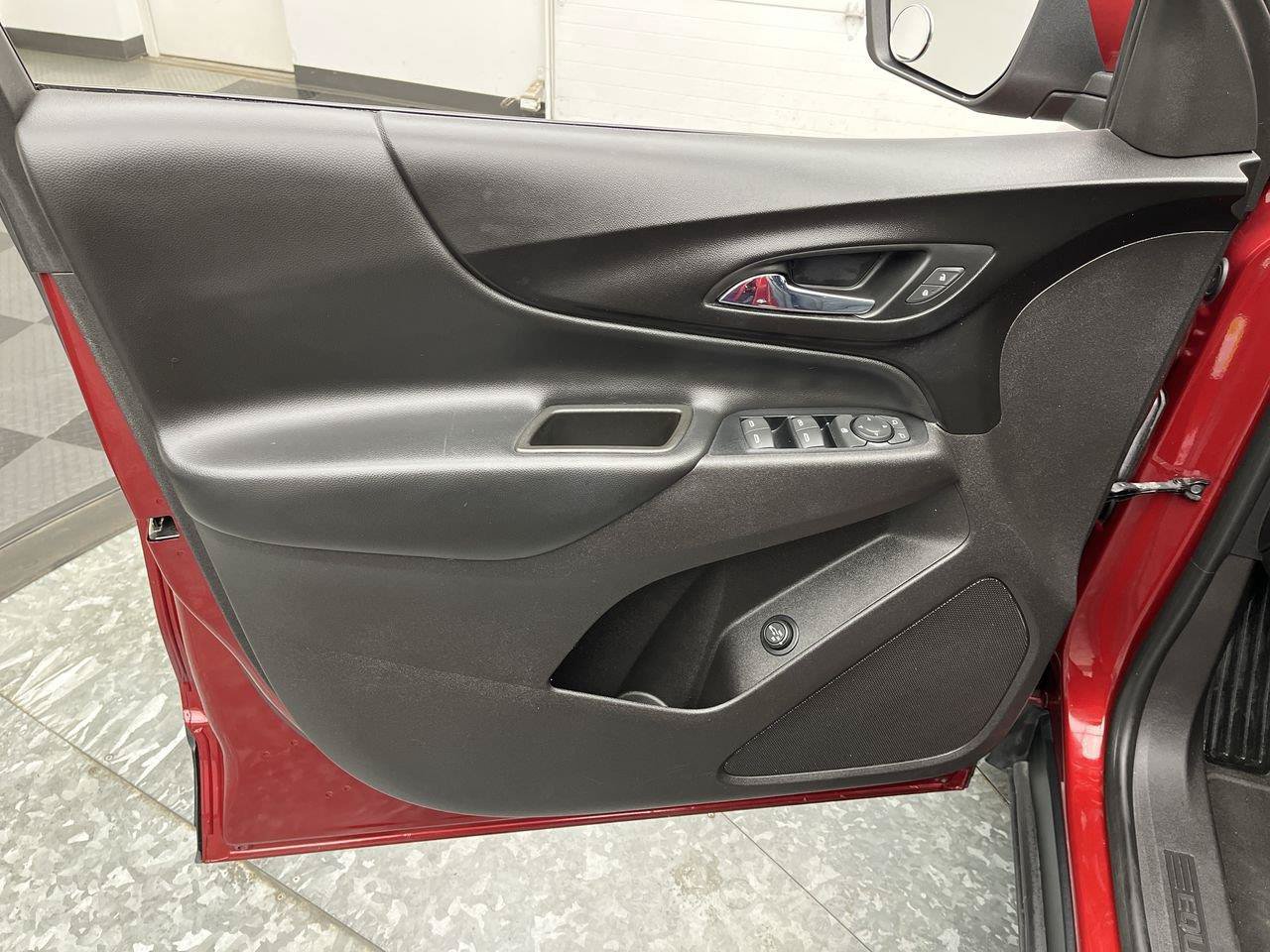 Certified 2018 Chevrolet Equinox LT AWD/4WD image 6