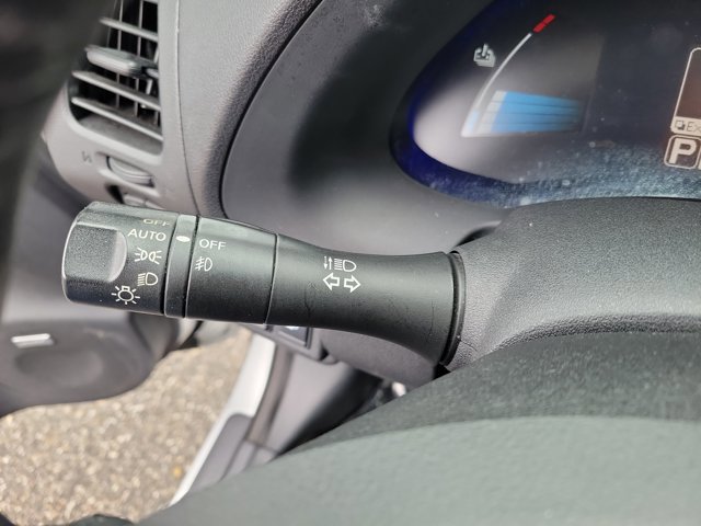 Used 2015 Nissan Leaf SL w/ Premium Package image 24