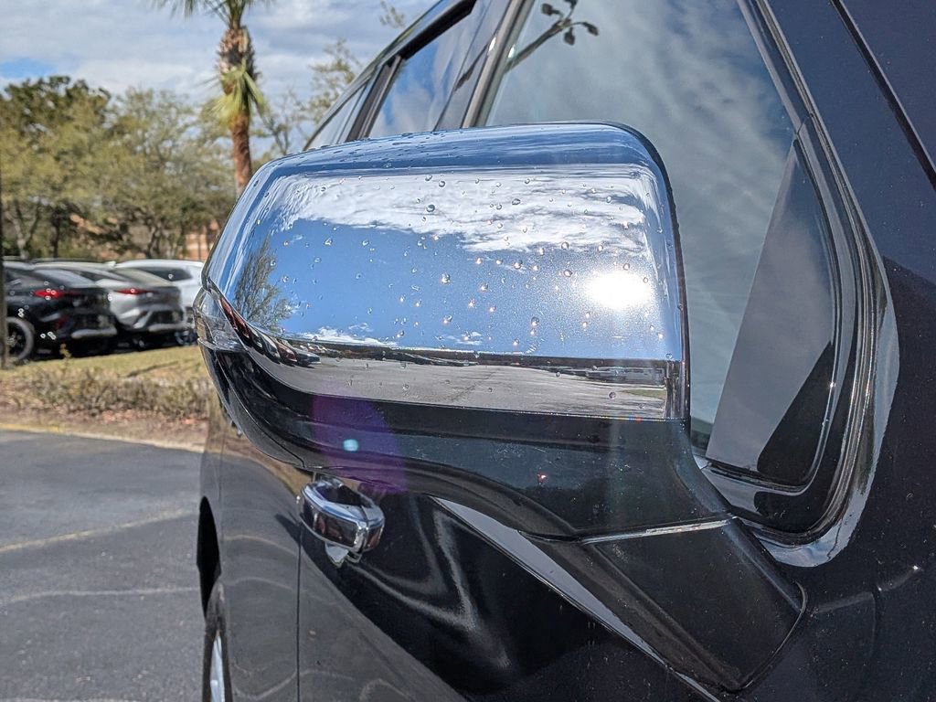 Used 2024 Chevrolet Tahoe Premier RWD image 12