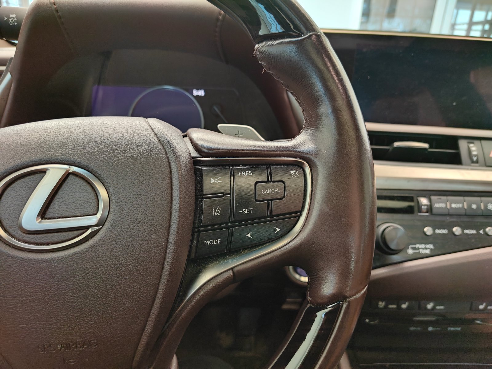 Used 2019 Lexus ES 300h w/ Premium Package FWD image 11