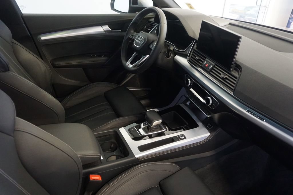 Used 2024 Audi Q5 2.0T Prestige w/ Prestige Package image 31