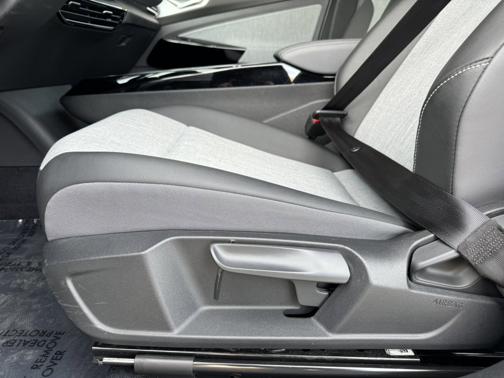 Used 2023 Volkswagen ID.4 Pro image 30