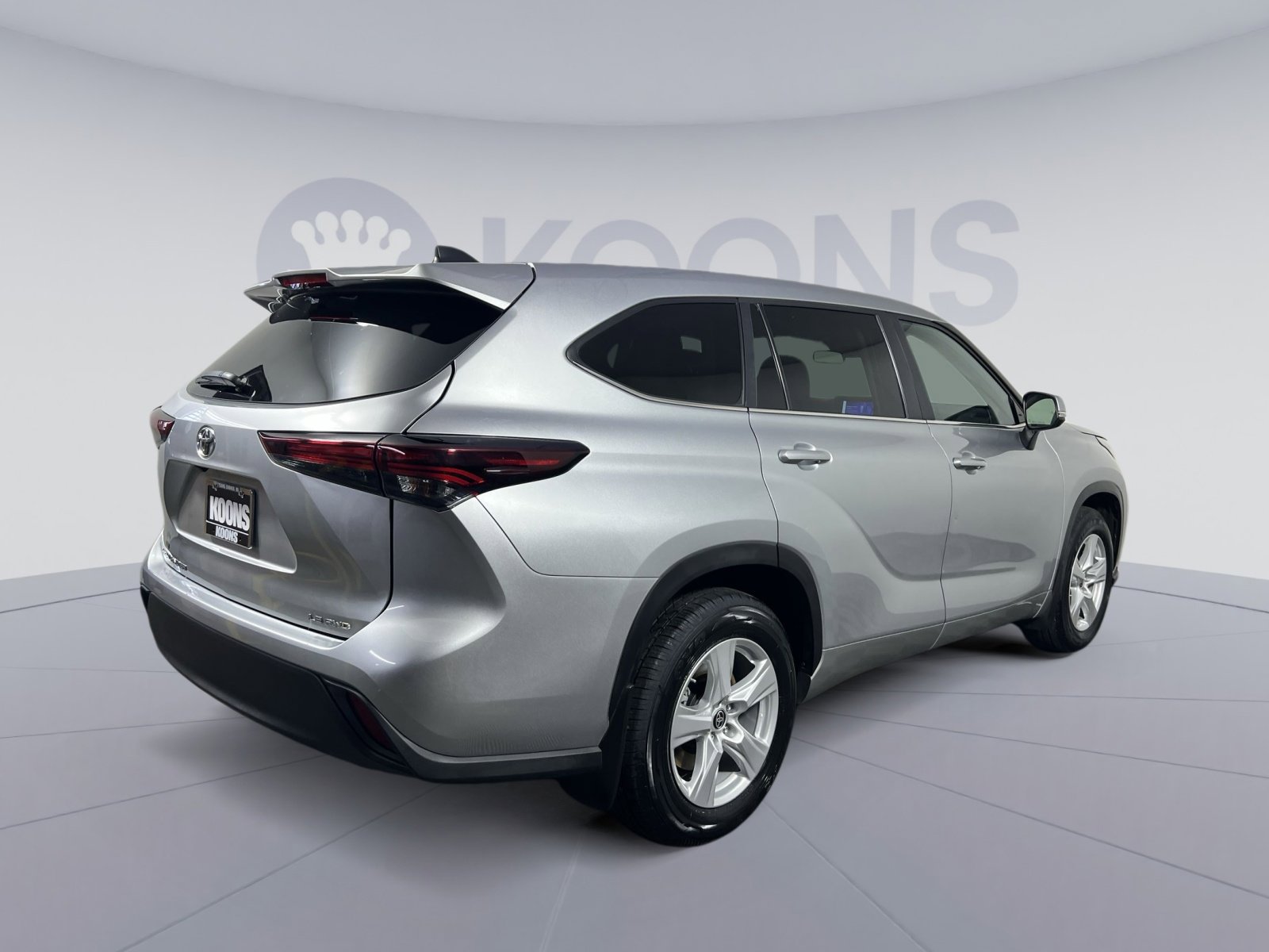 Used 2024 Toyota Highlander LE image 7