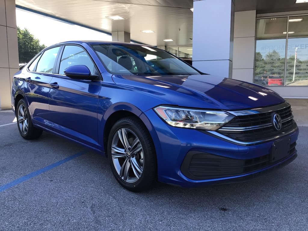 Used 2024 Volkswagen Jetta SE FWD image 4
