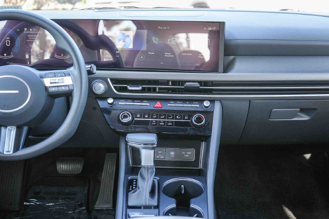 Used 2025 Hyundai Sonata SE FWD image 14