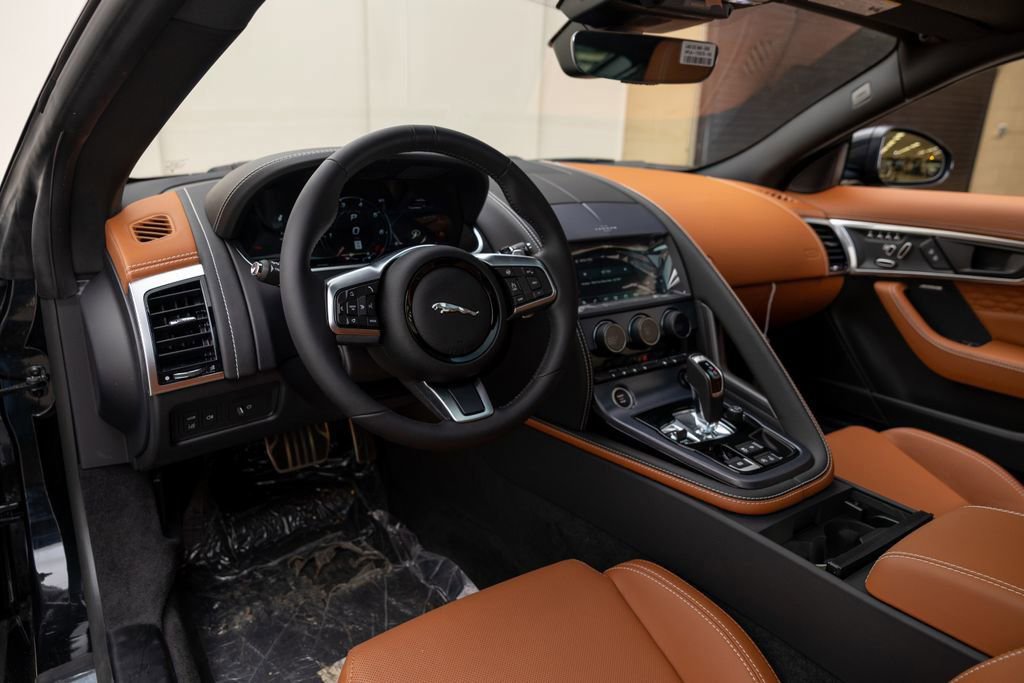 Used 2024 Jaguar F-TYPE R-Dynamic RWD image 15
