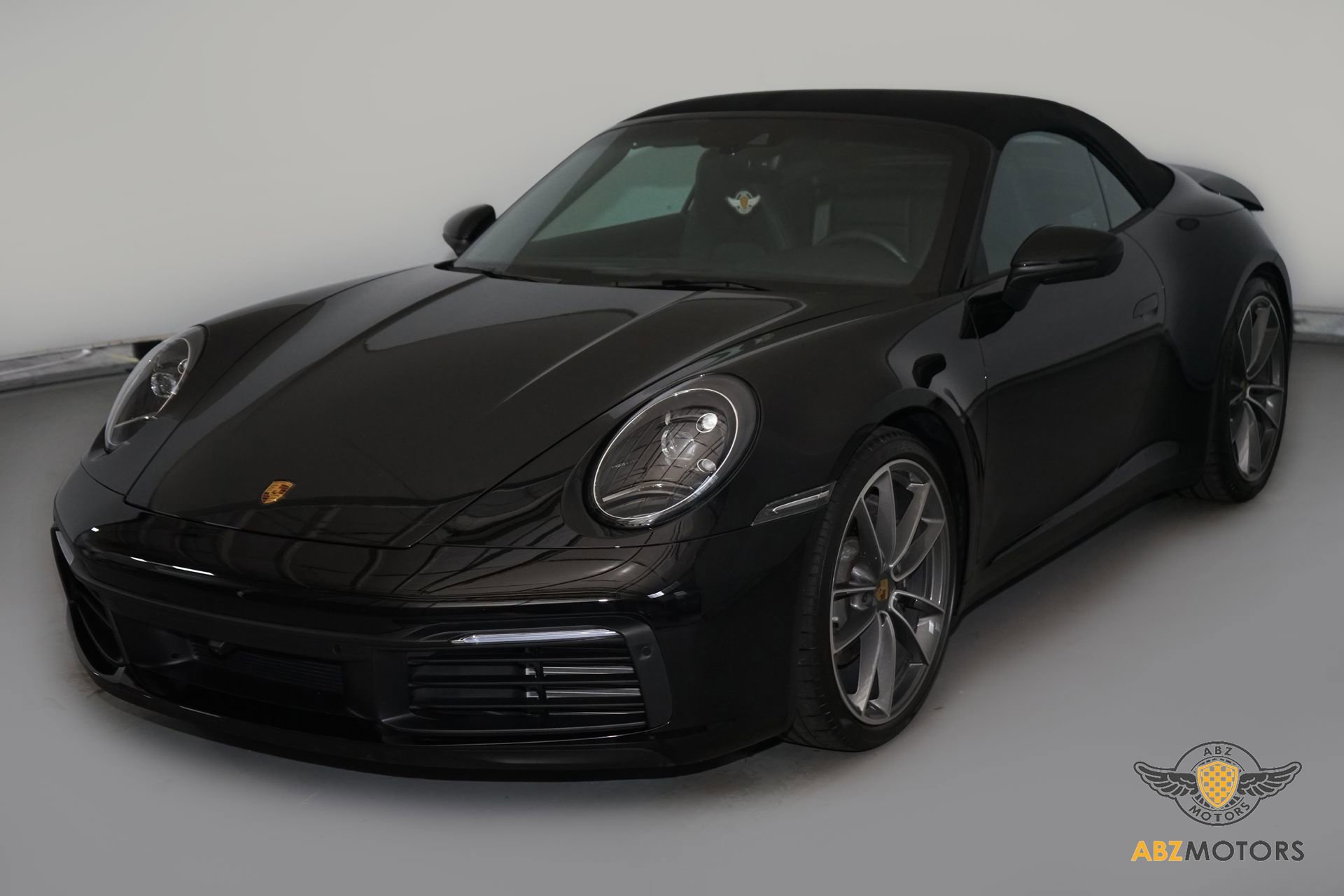 Used 2024 Porsche 911 Carrera image 3