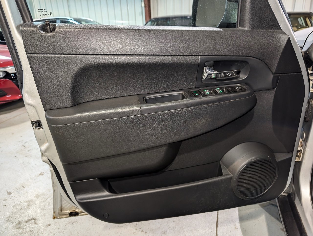 Used 2010 Jeep Liberty Sport w/ Popular Equipment Group AWD/4WD image 12