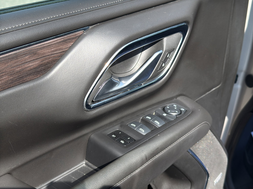 Used 2024 Chevrolet Suburban LT image 9