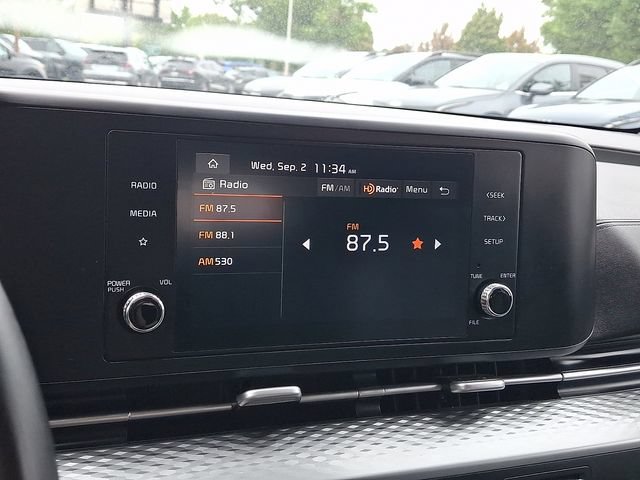 Certified 2023 Kia Carnival LX FWD image 16