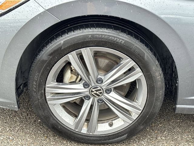 Used 2024 Volkswagen Jetta SE FWD image 21