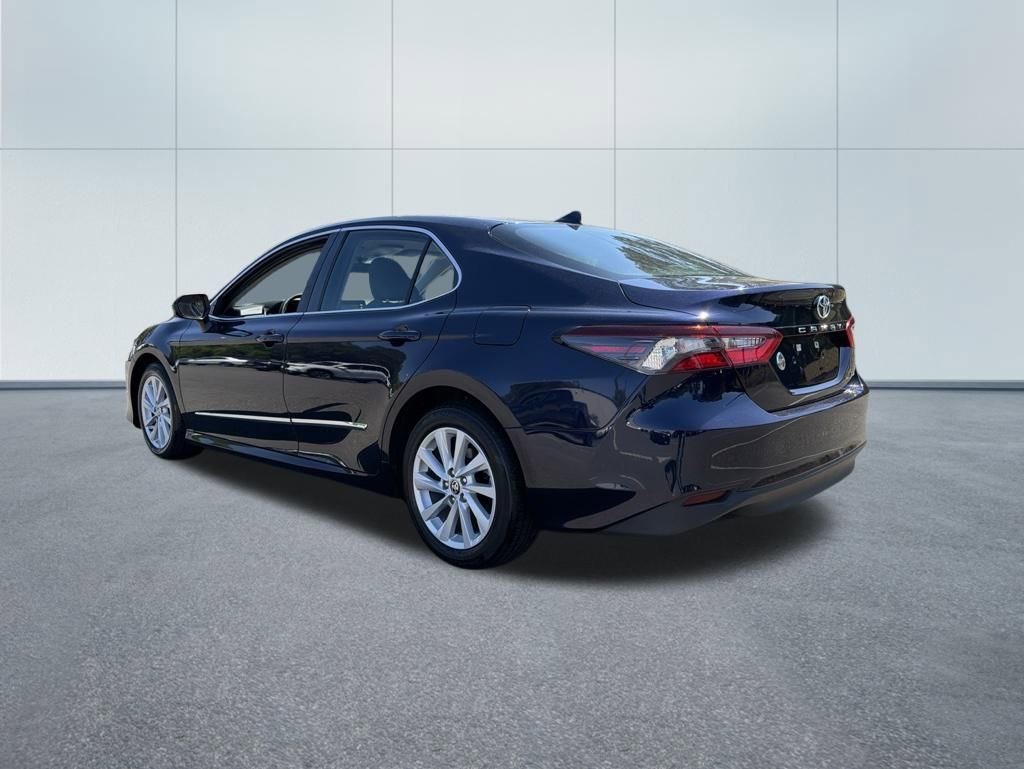Used 2021 Toyota Camry LE FWD image 7
