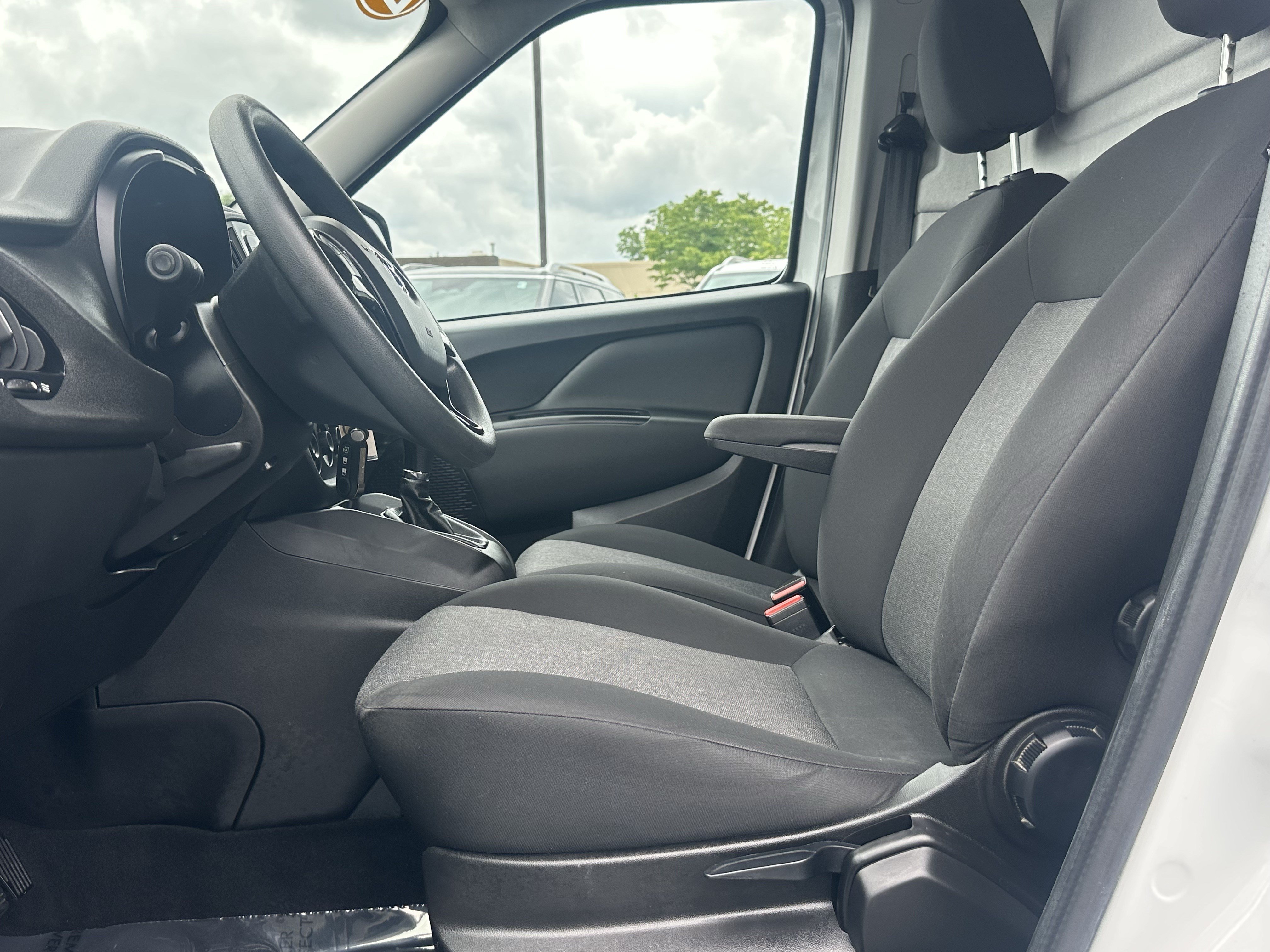 Used 2022 RAM ProMaster City Tradesman FWD image 9