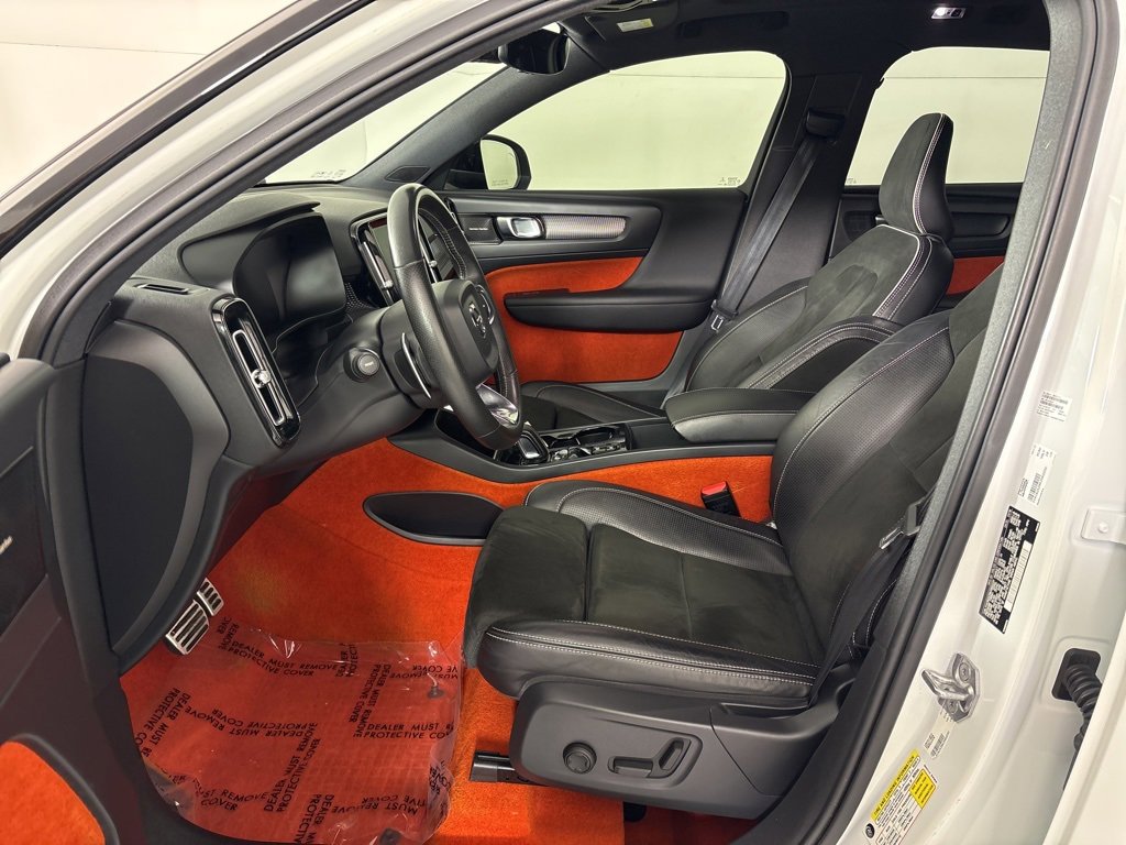 Used 2019 Volvo XC40 T5 R-Design image 16