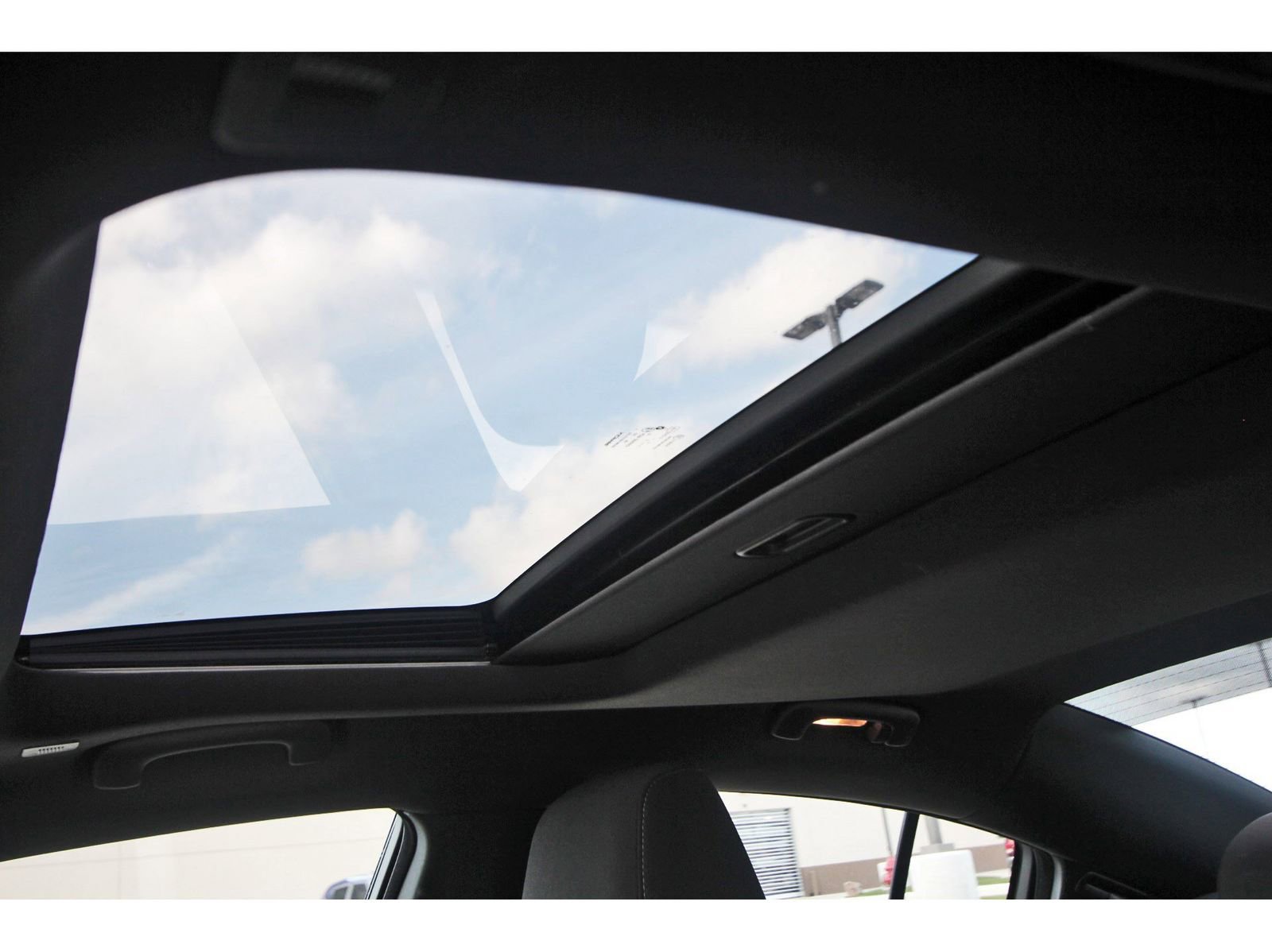 Used 2020 Dodge Charger SXT w/ Driver Convenience Group image 30