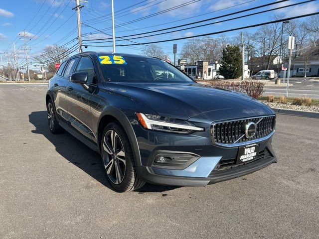 Certified 2025 Volvo V60 B5 Cross Country Plus image 6