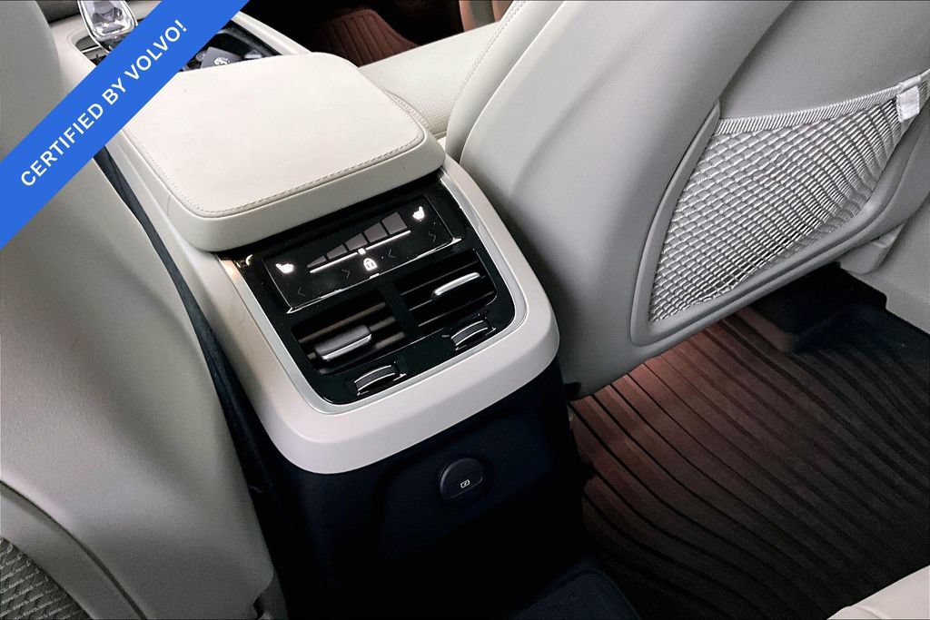 Used 2025 Volvo XC90 T8 Ultra w/ Protection Package Premier AWD/4WD image 30