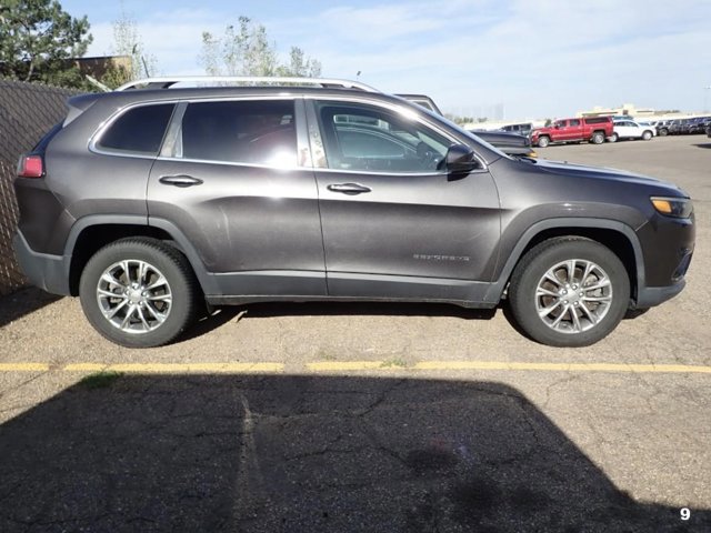 Used 2019 Jeep Cherokee Latitude Plus w/ Cold Weather Group AWD/4WD image 4