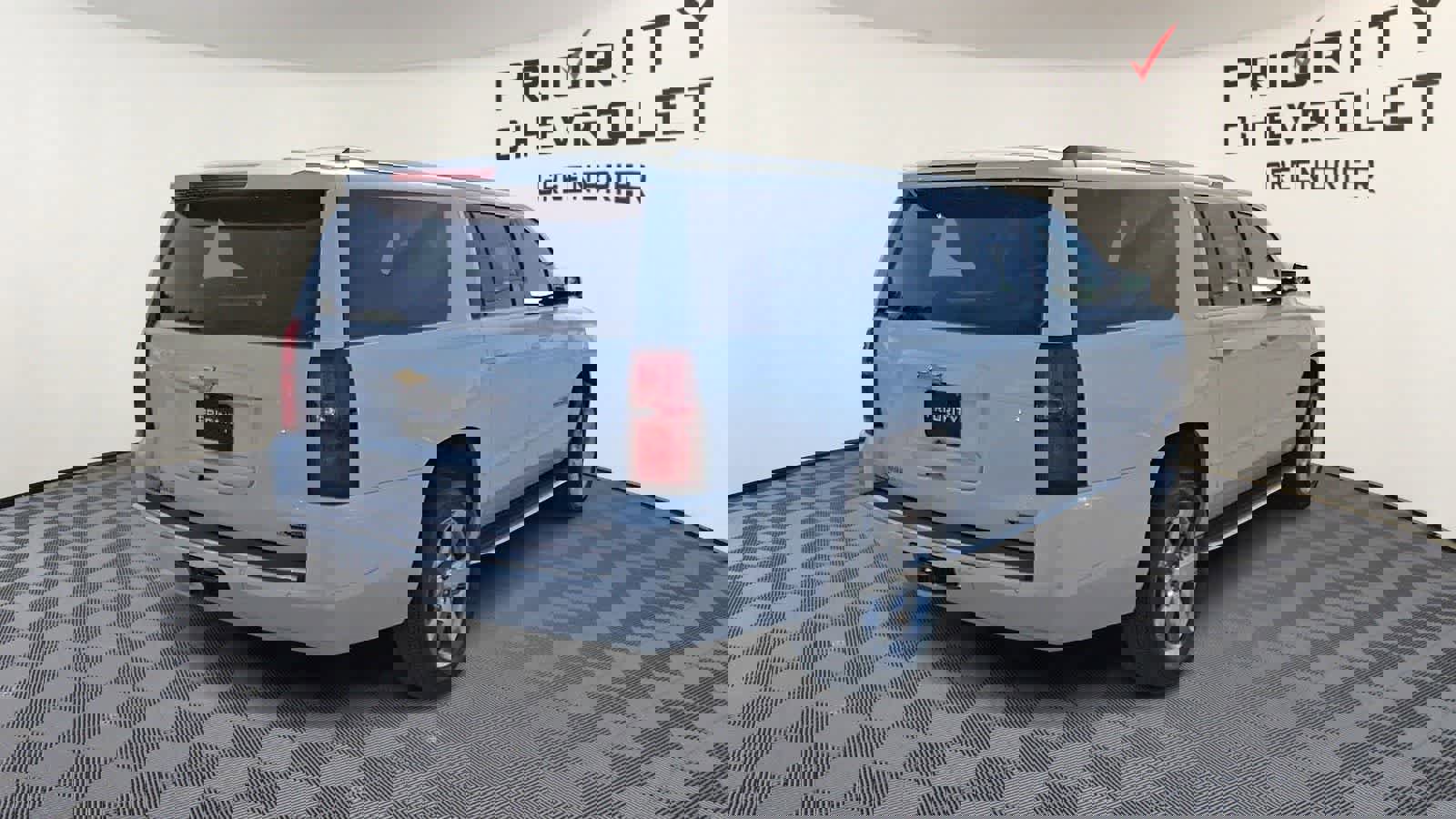 Used 2018 Chevrolet Suburban Premier image 8