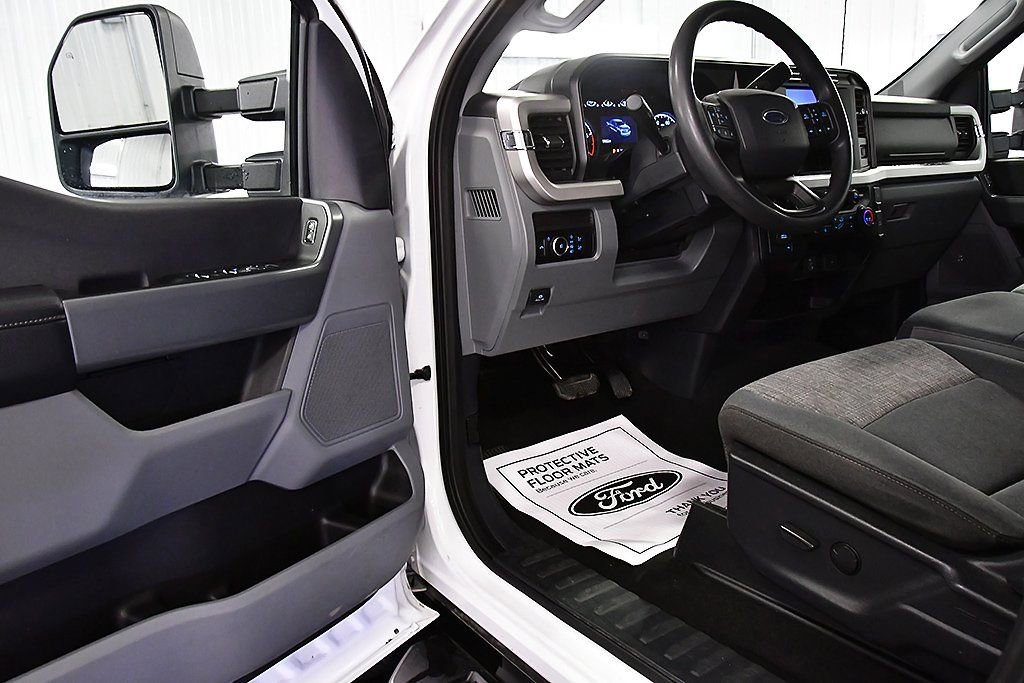Used 2024 Ford F350 XLT image 19