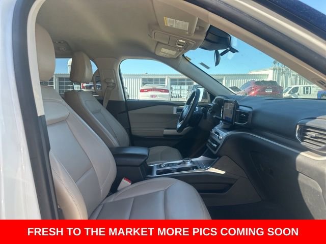 Used 2021 Ford Explorer XLT w/ Equipment Group 202A image 7