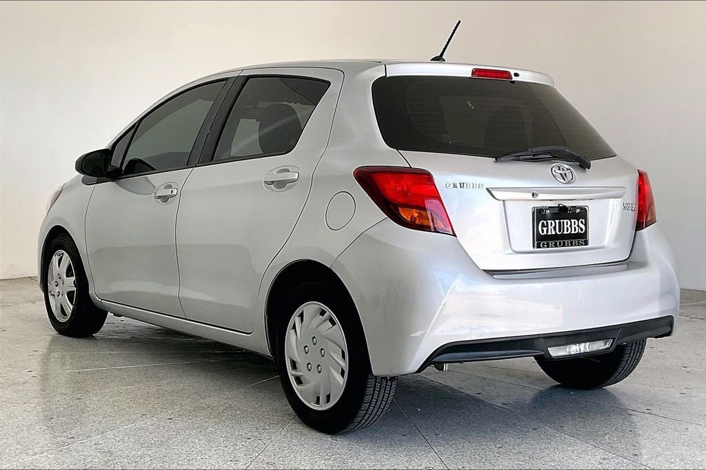 Used 2016 Toyota Yaris L image 2