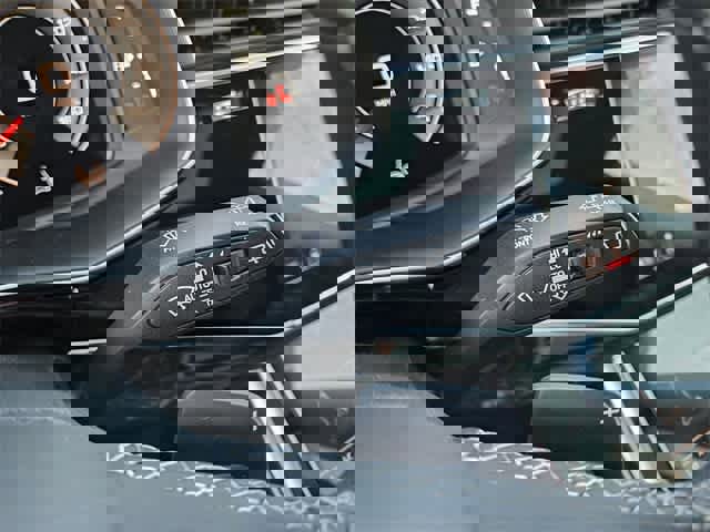 Used 2025 Audi Q8 Premium w/ Convenience Package image 26