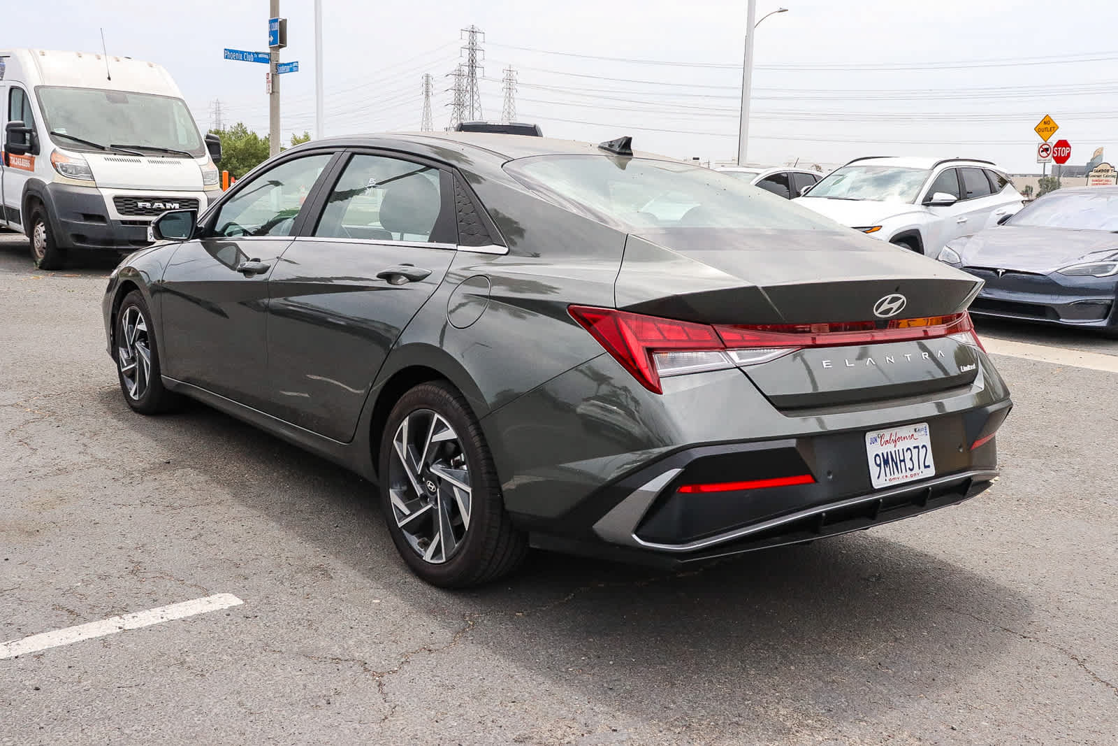 Used 2024 Hyundai Elantra Limited FWD image 8