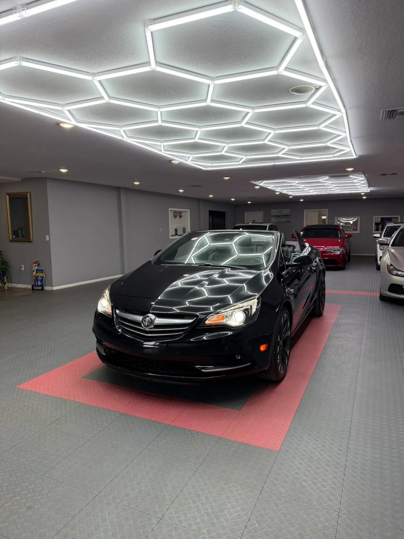 Used 2019 Buick Cascada Premium FWD image 2