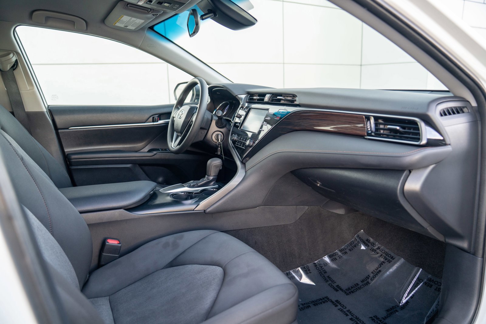 Used 2019 Toyota Camry LE image 23