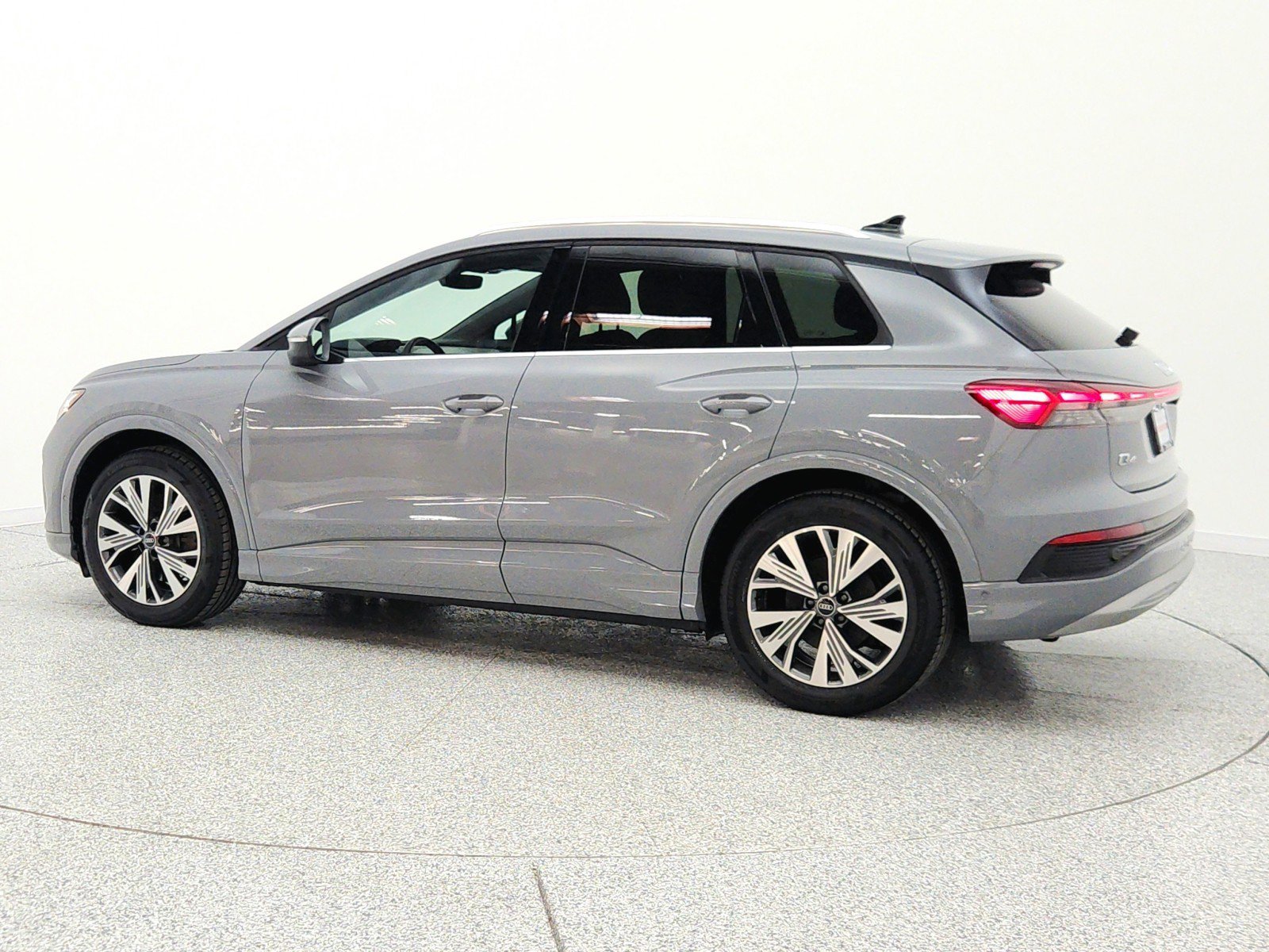 Used 2023 Audi Q4 e-tron Premium Plus w/ Premium Plus RWD image 8