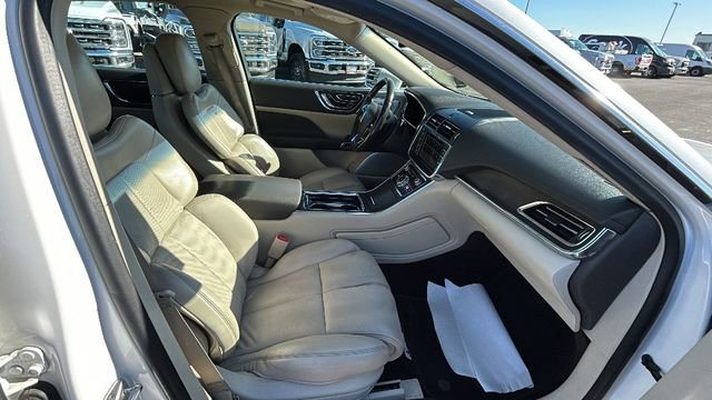 Used 2017 Lincoln Continental Reserve w/ Luxury Package image 11