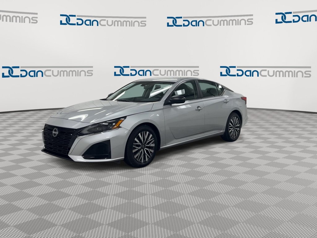Used 2024 Nissan Altima 2.5 SV FWD image 4