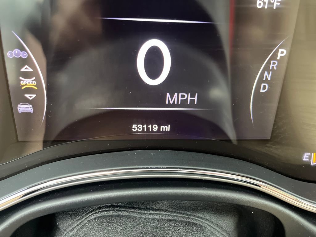 Used 2017 Jeep Grand Cherokee Limited w/ Luxury Group II image 18