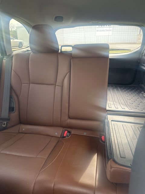 Used 2025 Subaru Outback Touring w/ Popular Package #2 image 8