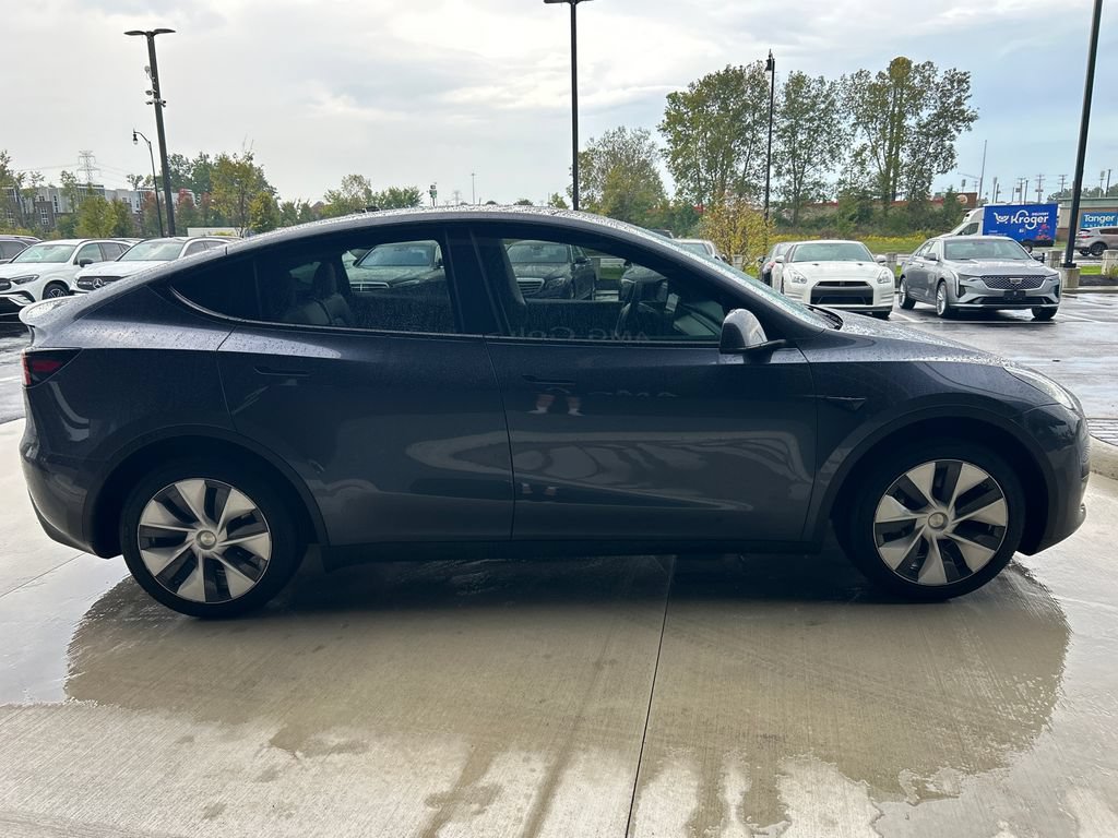 Used 2023 Tesla Model Y AWD image 9