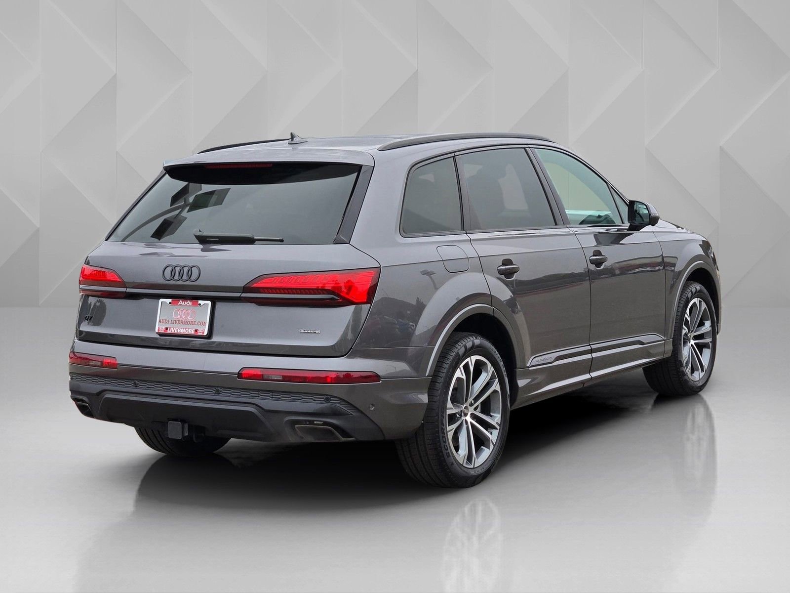 Used 2025 Audi Q7 2.0T Premium Plus w/ Premium Plus Package AWD/4WD image 7