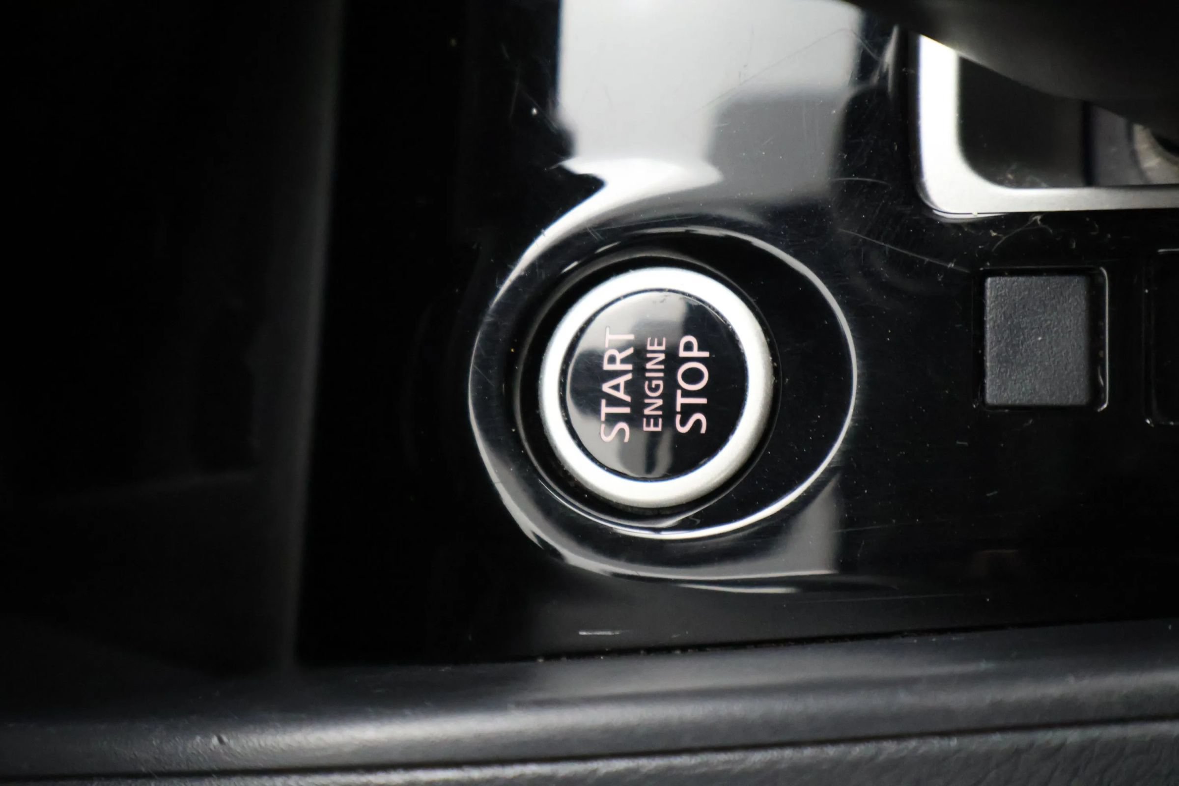 Used 2025 Nissan Versa SV FWD image 24