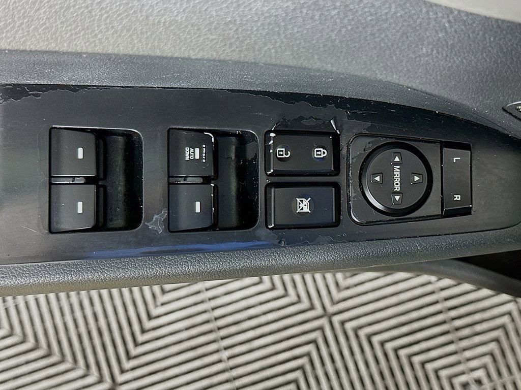 Used 2019 Hyundai Elantra SE w/ Cargo Package FWD image 20