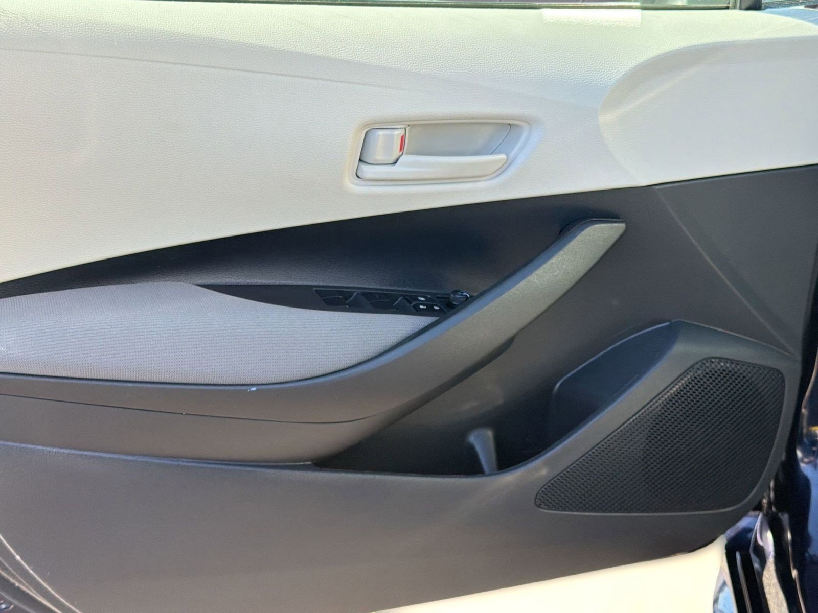 Used 2024 Toyota Corolla LE FWD image 23