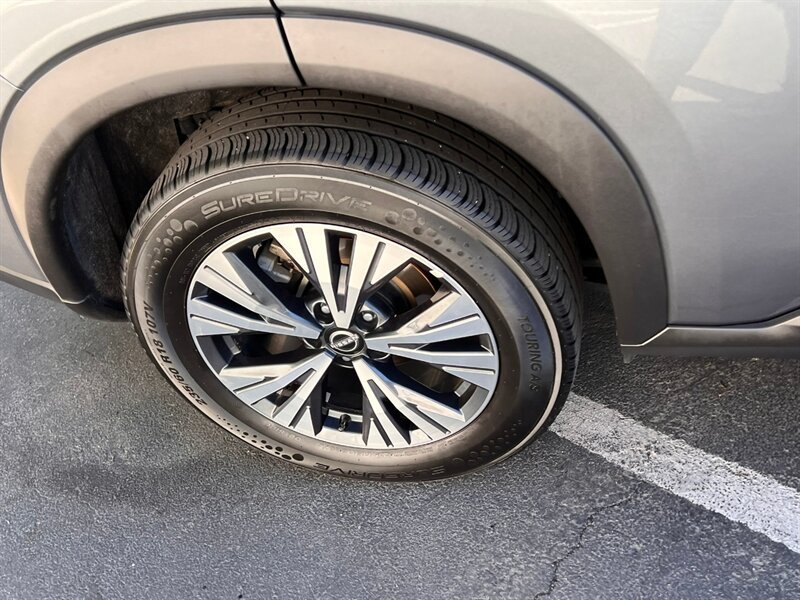 Used 2023 Nissan Rogue SV AWD/4WD image 10