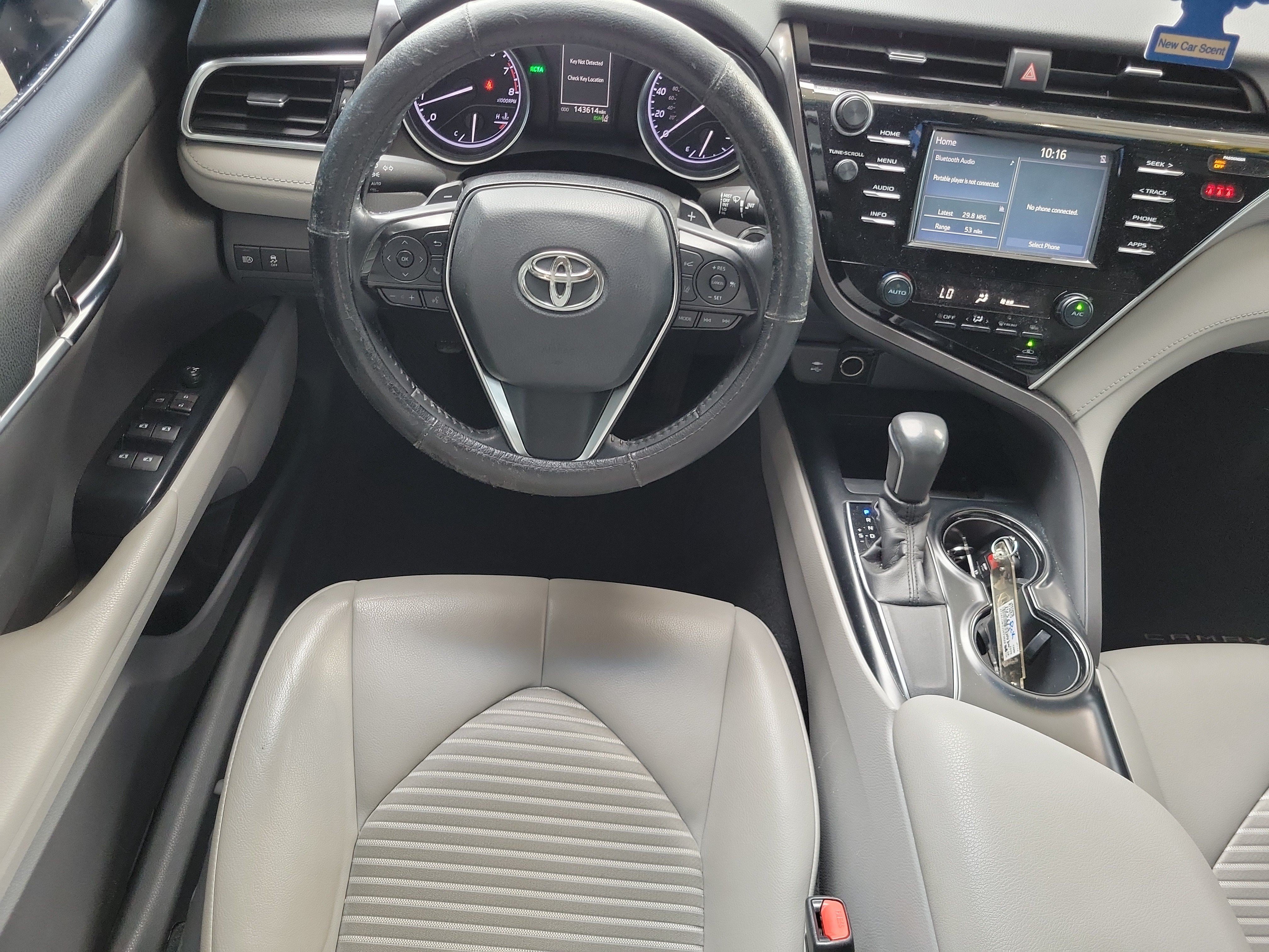 Used 2018 Toyota Camry SE w/ Convenience Package FWD image 13