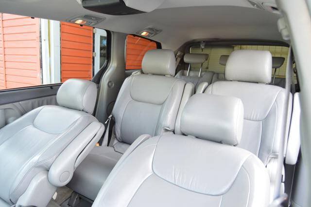 Used 2004 Toyota Sienna XLE Limited w/ Limited Pkg 5 FWD image 50