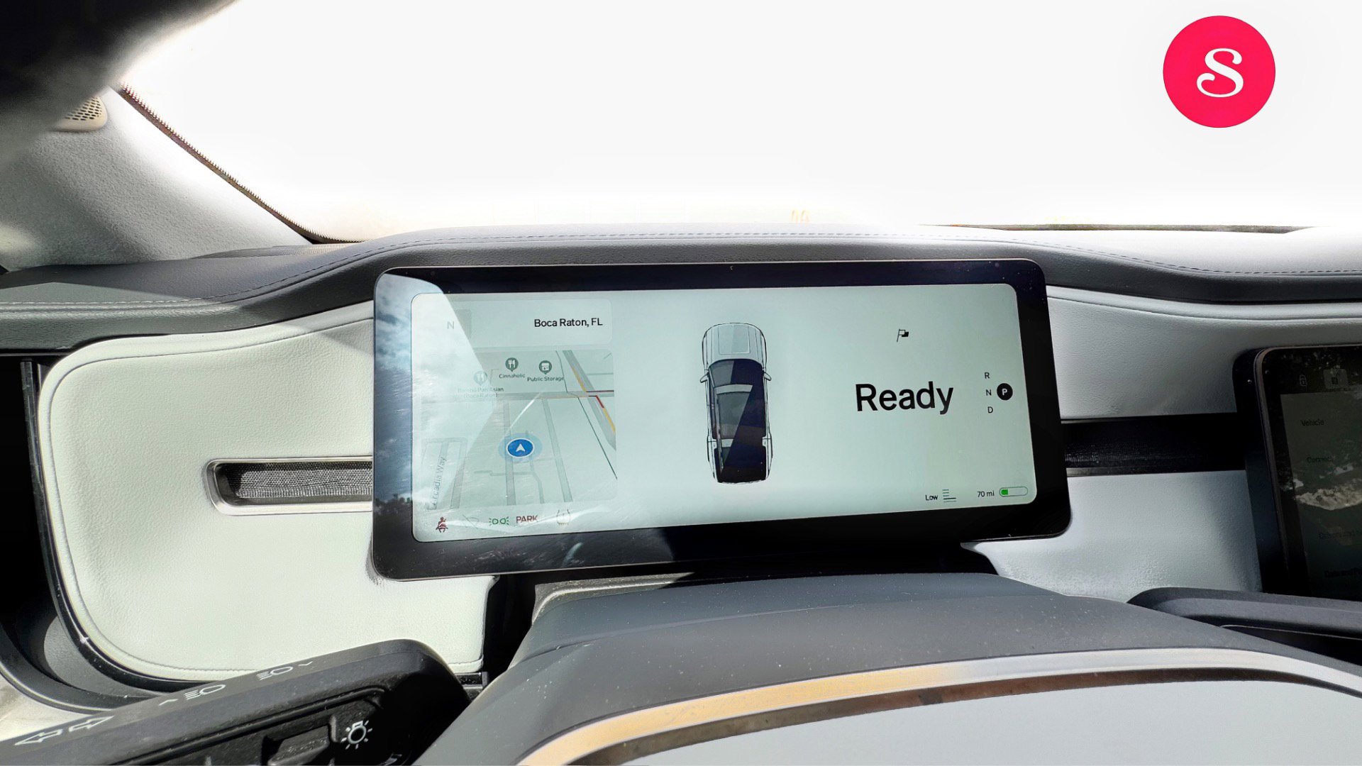 Used 2024 Rivian R1S Adventure image 15