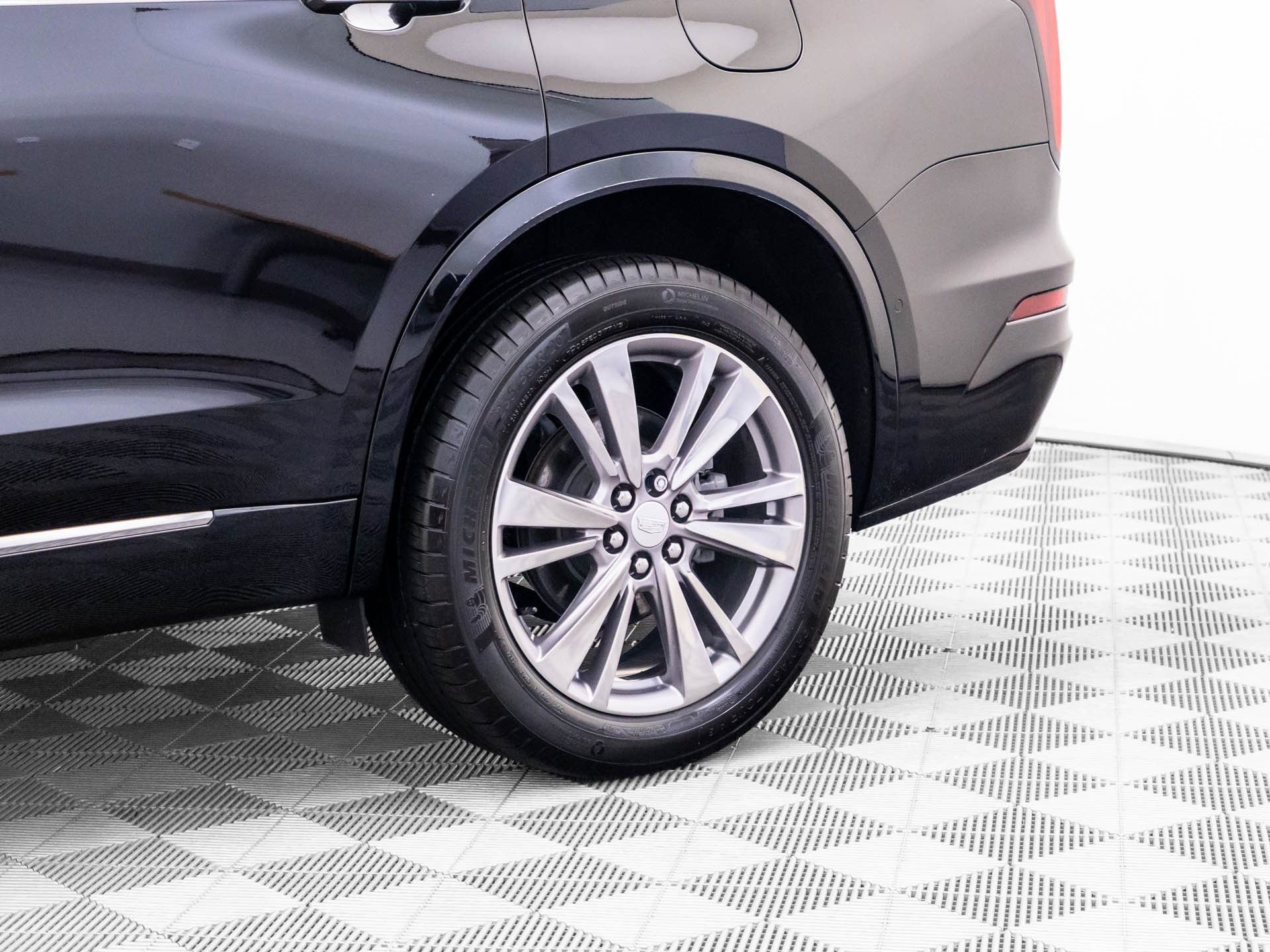 Certified 2025 Cadillac XT6 Premium Luxury w/ Platinum Package image 37