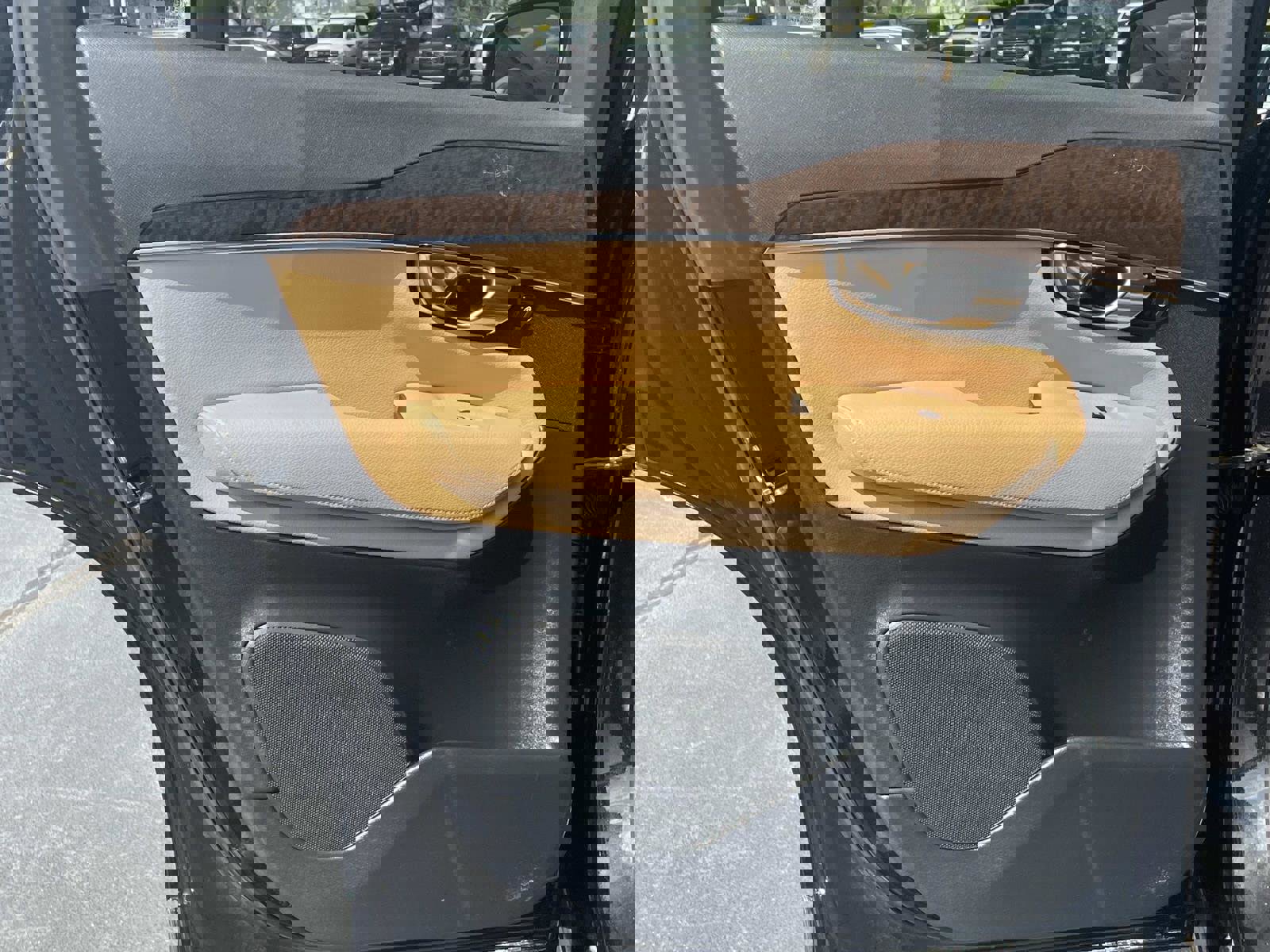 Used 2016 Volvo XC90 T6 Momentum w/ Momentum Plus Package image 12