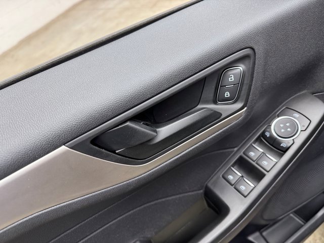 Used 2022 Ford Escape SE image 11